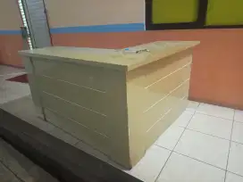 Meja kantor leher L
