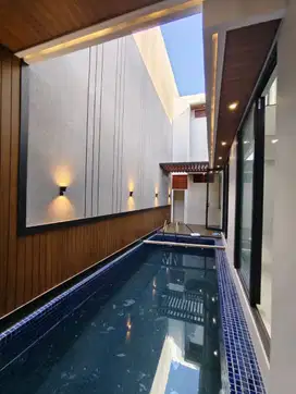 RUMAH BARU GRESS AREA BARUK MERR SURABAYA TIMUR ADA KOLAM RENANG