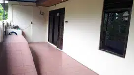 Rumah murah cipondoh under 1 M, lokasi bagus dekat toll, stasiun