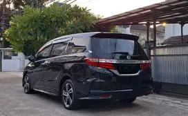 Odyssey Prestige 2016 Hitam