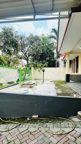 DISEWAKAN RUMAH GRAHA FAMILY - BARU RENOV - KOSONGAN - JALAN UTAMA