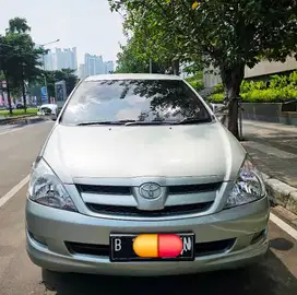 Toyota Kijang Inova G Manual Bensin 2007 Euro