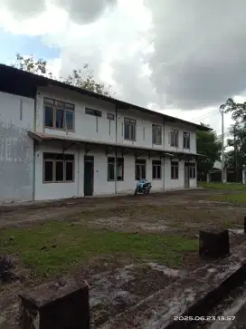 Disewakan 2 gdg + 2 mess kalidoni