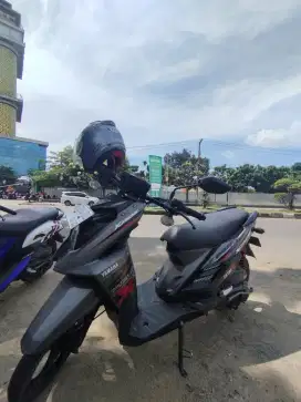 Yamaha Xride 2016 Abu hitam