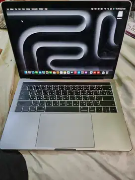 Macbook pro 2018 8/512gb