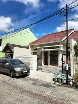 DIJUAL RUMAH BARU DARMO INDAH SELATAN