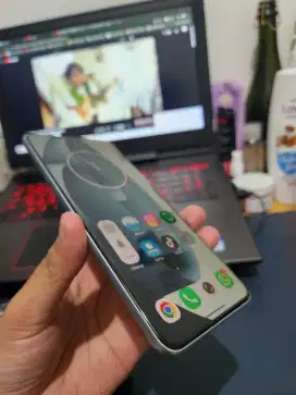IQOO Z10 8/128 whitw mulus
