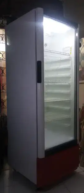 SHOWCASE POLYTRON 4 RAK TINGGI 152 CM KONDISI NORMAL SIAP PAKAI/ NETT