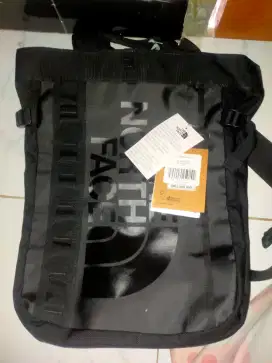 The North Face Base Camp Tote Bag Original — Kondisi Baru
