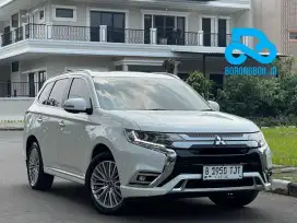 Mitsubishi Outlander PHEV 2019 Putih Mutiara