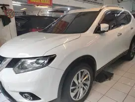 Nissan X-Trail 2.5 Matic Putih