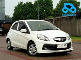 Brio Satya 1.2 E MT 2015 Putih