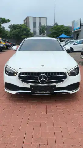 MERCEDES BENZ E200 AVANTGARDE 2022