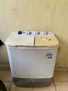 Mesin cuci dua tabung sanken bekas normal