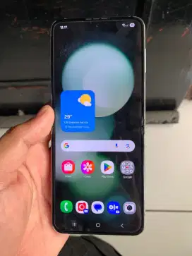 Samsung Z Flip 5 sein 8/256gb dus ori normal dan ada minus