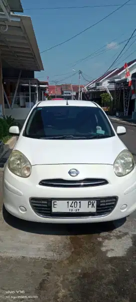 Dijual mobil nissan march
