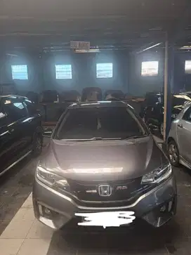 HONDA JAZZ TYPE RS WARNA ABU-ABU METALIC TAHUN 2014 1,5 MT PLAT BE