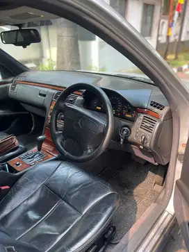 Mercedes-Benz E230 1997 Bensin