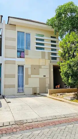 Rumah Long Beach Pakuwon City 2 Lantai, BAGUS, STRATEGIS