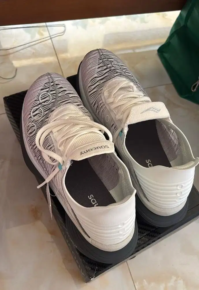 Saucony Endorphin Elite 2