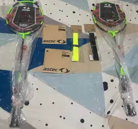 2 Raket badminton Astec Delta 220 Unstrung , kondisi baru & ori ASTEC