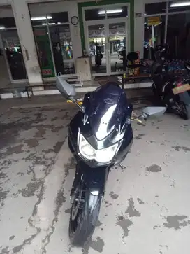 Dijual Kawasaki Ninja 250R Tahun 2011 – Kondisi Terawat, Siap Pakai!