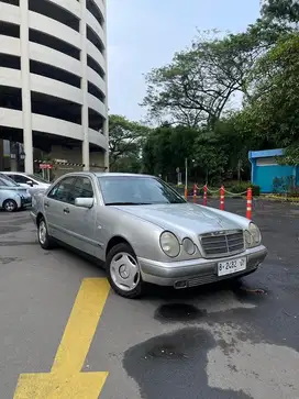 Mercy W210 E230 AT 1997 Classic