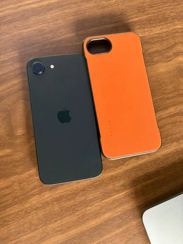 Iphone 16e Garansi resmi indo hitam 128 GB