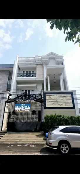 Rumah Pluit Model Classic Modern
