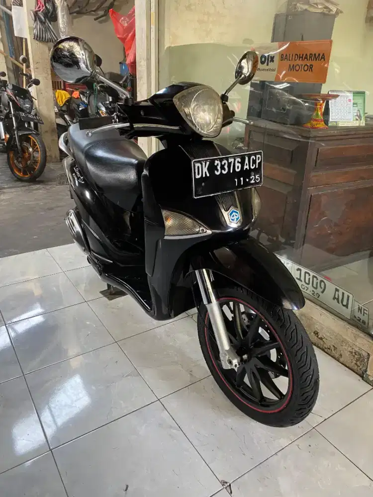 PIAGGIO VESPA LIBERTY TAHUN 2011 PAJAK HIDUP SURAT LENGKAP