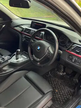 TDP MINIM Kredit BMW 320i F30 Sport AT 2014 Putih Data Daerah dibantu