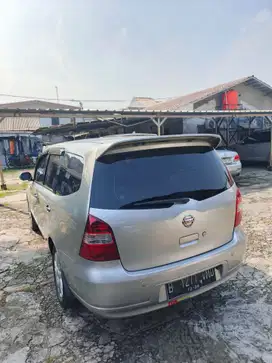 Nissan Grand livina 2012 Bensin