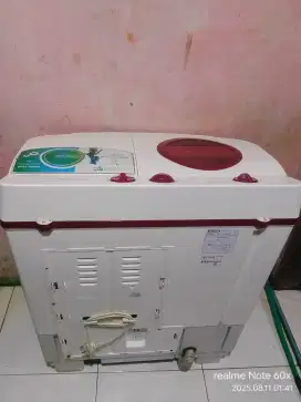 mesin cuci Polytron
