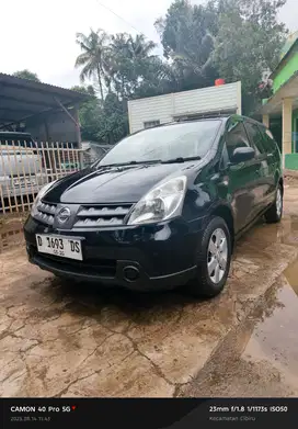 Nissan Grand livina 2010 Bensin
