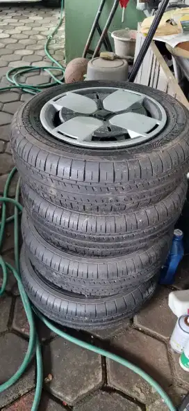 Velg dan Ban Wuling Air Ev 1set