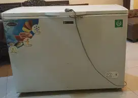 Dijual cepat showcase dan freezer box