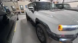 HUMMER EV EDITION 1 NIK 2025 Penggerak 3 Motor Listrik LONG RANGE 500K