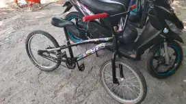 Sepeda BMX ukuran 20