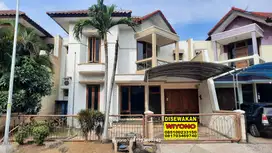 Disewakan Rumah Dekat Unair Kampus C di Dharmahusada Regency Siap Huni