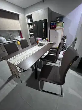 Meja makan 6 kursi warna walnut