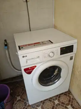 Mesin Cuci LG Front Load 8kg fm1208n3w