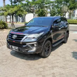 Mobil Fortuner istimewa