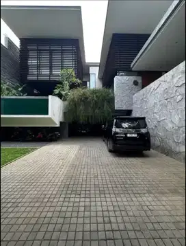 DHARMAWANGSA KEBAYORAN BARU ULTIMATE LUXURY POOL HOUSE