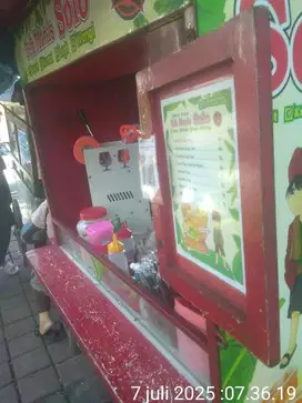 Dibutuhkan karyawan laki-laki untuk gerobak kaki lima teh manis solo