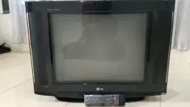 Tv LG 21 Inci layar datar masih mulus seperti baru lengkap remote
