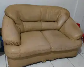 Sofa 2 orang duduk