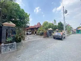 RUMAH MEWAH DI PLERET BANTUL, TANAH LUAS, AKSES MUDAH