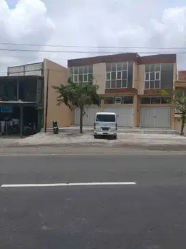 DIJUAL 3 RUKO JEJER DI 0 JALAN RAYA KRIAN SIDOARJO PARKIR LUAS