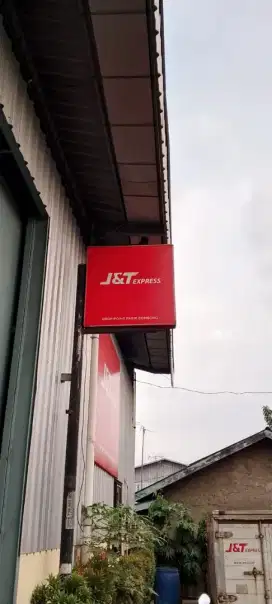 KURIR MOTOR J&T EXPRESS