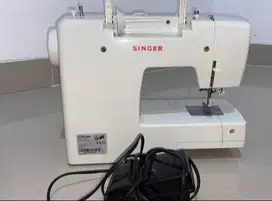 Mesin Jait Portable Merk Singer 3223 Like New